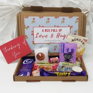 Personalisierte Pamper Leckerbissenbox Geschenk für ihren Hamper Angst Valentinstag - Bild 1 von 18