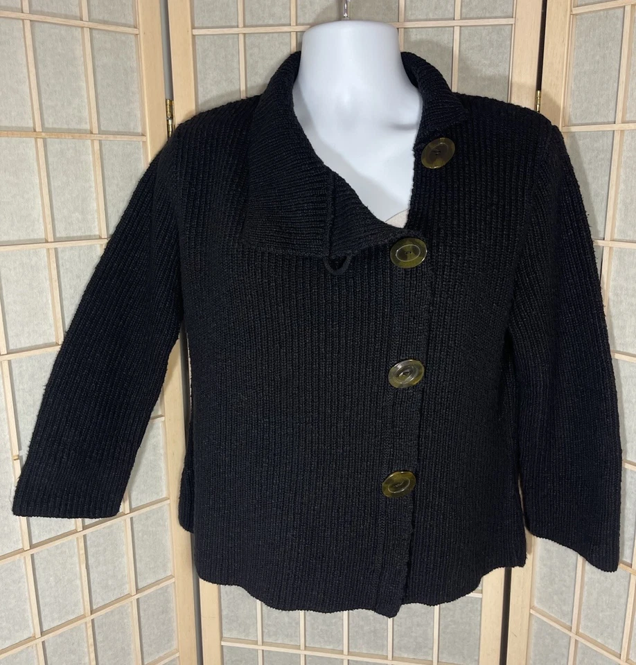 Cárdigan Willow L Grande Negro Acanalado Manga 3/4 Cuadrado Texturizado Suéter Abotonado Foto 1 de 4