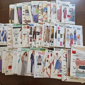 Lot of 48 Vintage+ Sewing Patterns Uncut Small-Medium Sizes Ladies Womens Purses - Picture 1 of 10