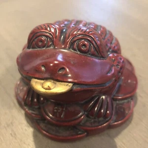 Vtg Feng Shui Red Toad Gold Coin Money Chinese Solid Heavy Figurine - Picture 1 of 10