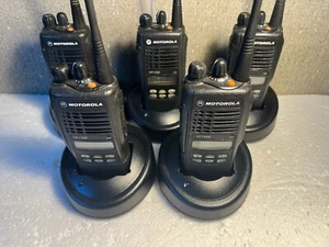 Lot of 5 Motorola HT1250 128 Channel UHF 403-470 MHz Portable Radios - Picture 1 of 5