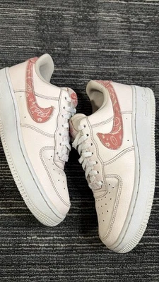 Tênis Nike Air Force 1 '07 'Pink Paisley' FD1448-664 Feminino Tamanho 7.5 - Imagem 1 de 4