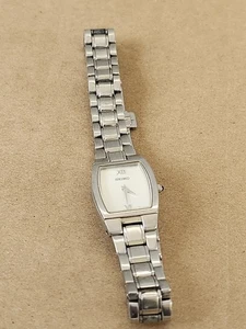 Vintage Woman's Water Resistant Made In Japan Silver Band Made In China Mint - Picture 1 of 10