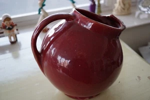 Jarra American Pottery Ball con labio de hielo en borgoña brillante años 40 sin marca - Imagen 1 de 12
