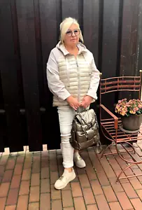 Damen Leichte Daunenjacke mit Kapuze 42-44 Farbe Beige - Bild 1 von 13