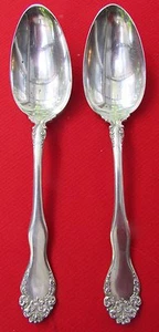 1899 Anjou Pattern 2 Table Serving Spoons By 1835 Wallace Silver Plate 8 1/4" Lg - Picture 1 of 8