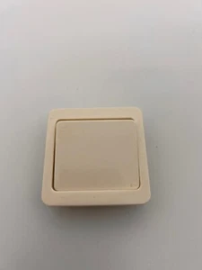 Berker Modul 2 162002 Aufsatz wippe 55x55 mit Zentralstück Cremeweiß weiß - Bild 1 von 2