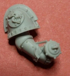 FORGEWORLD Horus Heresy SPACE WOLVES DEATHSWORN R ARM BOLT STASIS BOMB - Bits  - Bild 1 von 1