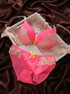 Set reggiseno donna pizzo e mutandine intimo push up reggiseno - Foto 1 di 39