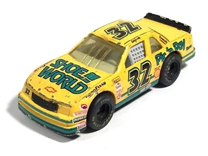 Matchbox Int'l Pic N Pay Shoe World Chevrolet Lumina #32 Yellow Green Car 1:66 - Picture 1 of 5