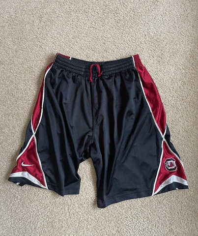 Vintage Nike Team Mens Medium South Carolina Gamecocks Black Basketball Shorts Cover