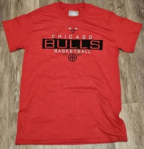 NBA Chicago Bulls Red Basketball T-Shirt. Mens Size Small - Picture 1 of 7