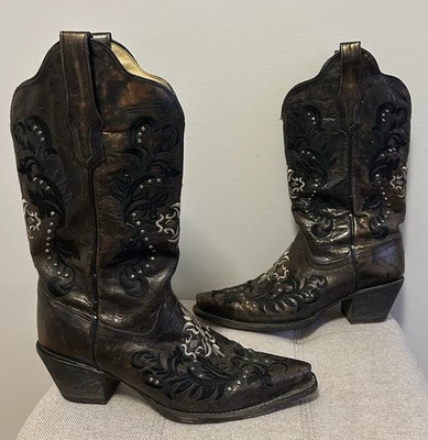 Botas Corral Western R1233 bordadas tachonadas doradas negras metálicas para mujer 9 M Foto 1 de 4
