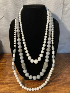 Vintage Plastic Bead Necklaces White & Gray Lot Of 3 - Picture 1 of 19