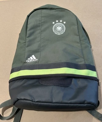  Mochila Adidas Alemania Deutscher Fussball-Bund Verde - Usada/buen estado Foto 1 de 4