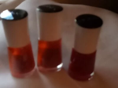 Esmalte de uñas para mujer marca Nabi 2 bandas medias botellas color rojo brillo envío gratis Foto 1 de 4