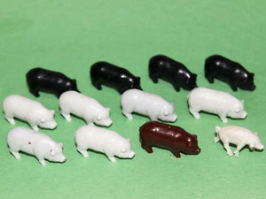 Vintage Hartplastik Spielzeug Bauernhof Tier Schwein Sau Modellzug Landschaft Lot - Bild 1 von 3