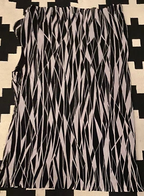 Josephine Chaus - Talla GRANDE - Blusa geométrica a rayas Foto 1 de 3