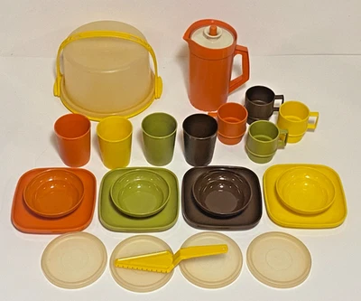 De colección. TUPPERWARE - MINI JUEGO SERVIRLO - TARTA JARRA TAZAS TAZAS PLATOS CUENCOS Foto 1 de 4