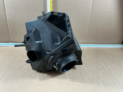 Conjunto de carcasa de filtro de aire Audi S5 2008-2012 8K0133837Q OEM Foto 1 de 4