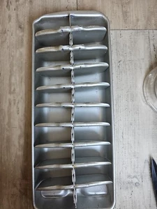 Vintage Aluminum Ice Cube Tray – Mid Century Kitchenware – Missing Lever Insert - Picture 1 of 3