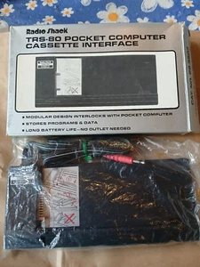NOS Radio Shack TRS-80 Pocket Computer Cassetta Interfaccia Modulo 26-3503 Boxato - Foto 1 di 13