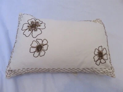 Travesseiro Deco Floral Metálico Creme DKNY CITY CHARM Tweed Dreams Novo com etiquetas - Imagem 1 de 4