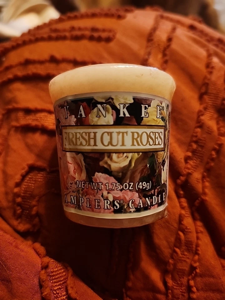 New & Sealed VTG Yankee Candle Original FRESH CUT ROSES Votive  - Image 1 of 3