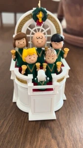 Hallmark Peanuts Ringing in Christmas 2007 Chormusik Bewegung Ornament - Bild 1 von 8
