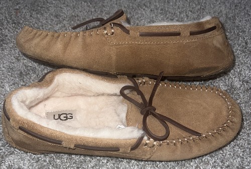 Pantofola UGG Dakota da donna Taglia US 7 Mocassino marrone castagno