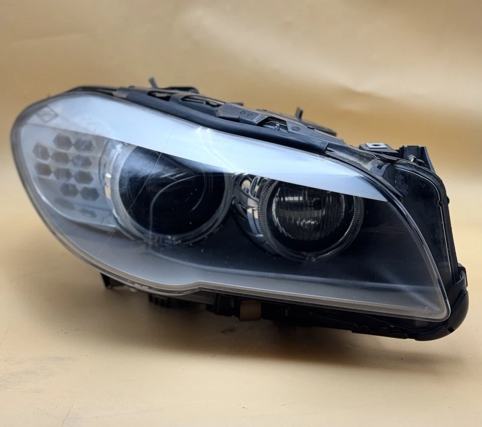 Оригинальная адаптивная ксеноновая фара для правостороннего пассажира BMW F10 528i 535i 550i 2011-2013 годов выпуска - Изображение 1 из 4