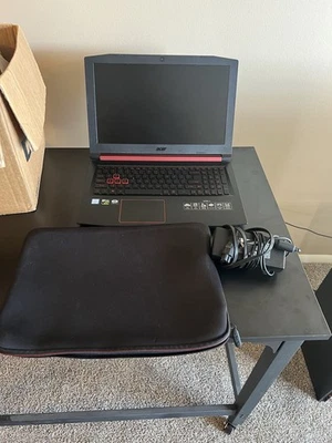 Portátil para juegos Acer Nitro 5 1920 x 1080, 15,6 pulgadas, Intel Core I5, 8 GB de RAM Foto 1 de 4