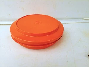 Vintage Tupperware Servieren und Versiegeln orange 8" Schüssel #1336-8 mit Deckelplatte #1337-23 - Bild 1 von 7