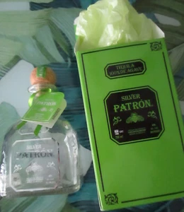 PATRÓN *PLATA* BOTELLA DE VIDRIO VACÍA DE TEQUILA CON CORCHO/CINTA/TEJIDO/CAJA 750 ml - Imagen 1 de 4