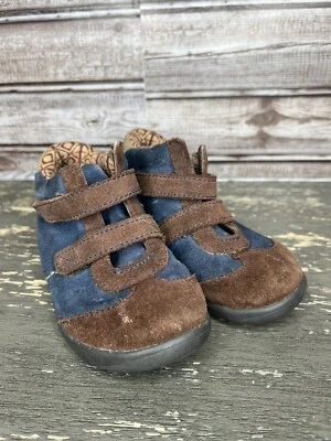 botas ugg niño niño talla 8 Foto 1 de 4