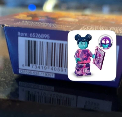 LEGO 71050 Collector's Edition Spider-Man Across the Spider-Verse. Margot Kess - Image 1 of 3