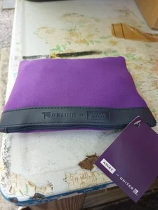 Away Amenity Kit Purple Pouch (United Airlines Polaris) - Bild 1 von 3