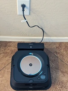 iRobot Braava Jet M6 Robot Mop Scopa Connessa - Nero Testato - Foto 1 di 10