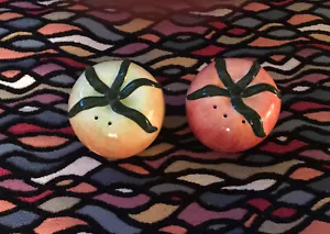 Ceramic Tomatoes Salt & Pepper Shakers, Very Nice. 54 - Picture 1 of 5