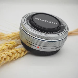 Olympus M.Zuiko Digital ED 14-42mm f/3.5-5.6 EZ Auto Focus Lens for M4/3 Mount - Picture 1 of 13