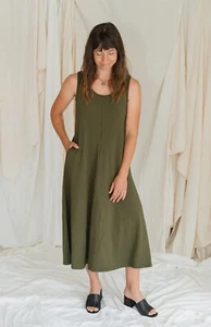 Vestido Midi Mien Studios California Cruise Algodón Orgánico - Musgo Oscuro Talla M - Imagen 1 de 6