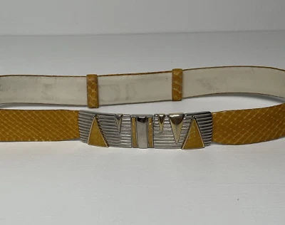Judith Leiber Amarillo Mostaza Karung Serpiente Cinturón Hebilla Ajustable 35" x 1 1/4" Foto 1 de 4