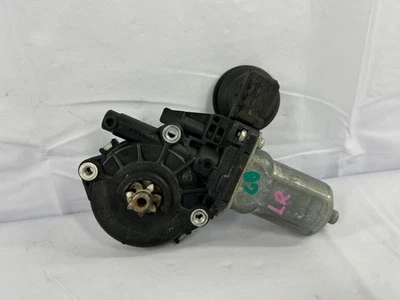 2004-2006 Toyota Tundra Right Rear Window Motor 85720AE010 - Image 1 of 4