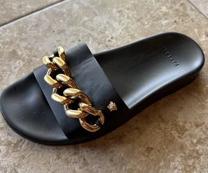 (NUR LINKE SANDALE) Versace Medusa Ketten-Pantoletten Größe 39 1/2 Größe 9 oder 9,5 AMPUTEE - Bild 1 von 10