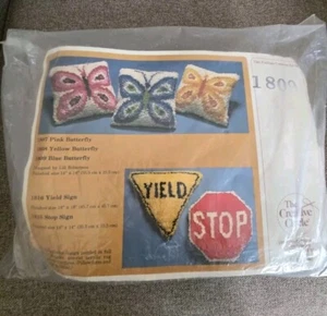 Rare! Vintage 1979 Creative Circle Butterfly Pillow Latch Hook Kit-14" x 14"-New - Picture 1 of 4