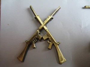 Crossed SLR's (Australian Military Vietnam) Rifle Pin (Postage Included) - Picture 1 of 1
