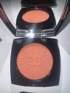 Chanel BLUSH LUMIERE Polvo Iluminador Rubor en PECHE ROSE Nuevo Limitado - Imagen 1 de 5