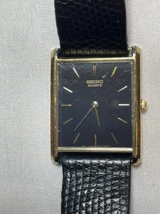 Vintage Seiko Quartz Tank Watch 5Y30-5069 – Gold Tone Case, Black Metallic Dial - Picture 1 of 15