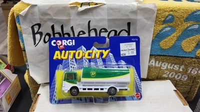 NIB 1993 M.A.N. TRUCK BP GAS TANKER TRUCK HAULER DELIVERY AUTO CITY CORGI 5 INCH - Image 1 of 3