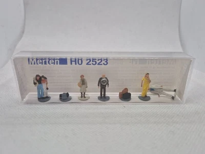MERTEN 1:87 Figuren - 2523 Passanten in OVP - Bild 1 von 2